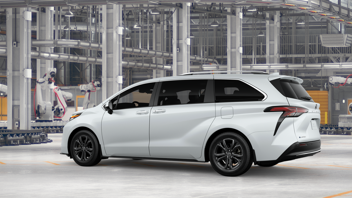 2026 Toyota Sienna — detail view