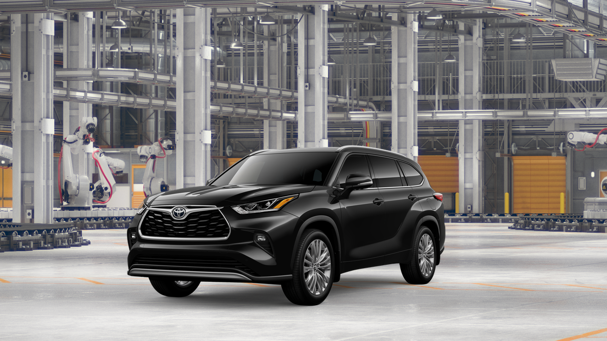 2026 Toyota Highlander Platinum in Midnight Black Metallic — front three-quarter view
