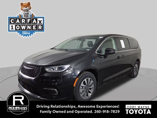 2023 Chrysler Pacifica Hybrid Touring L in Brilliant Black Crystal Pearlcoat — front three-quarter view
