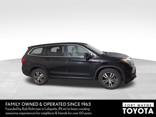 2016 Honda Pilot — detail view