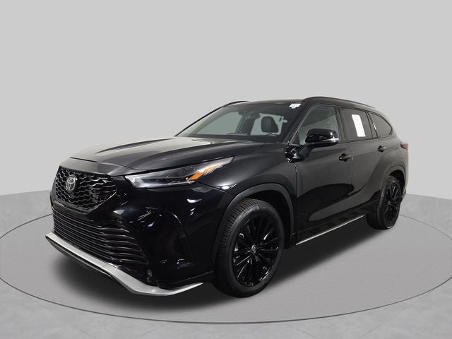 2025 Toyota Highlander — side profile view